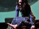 caterina genta pulling down 01
